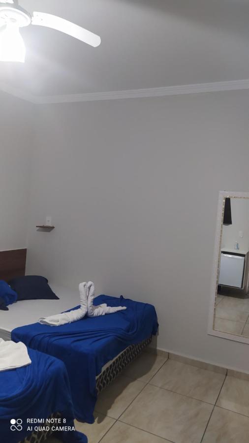 Pousada Quarto Com Frigobar,Ar E Garagem Gratuita 아파레시다 외부 사진